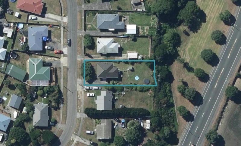 23 Whanga Crescent, Titahi Bay, Porirua - Carousel 1