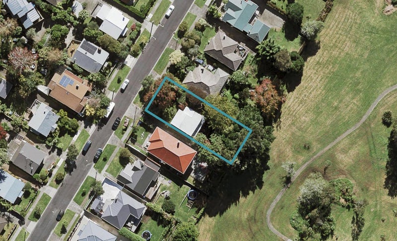 12 Watea Road, Sandringham, Auckland - Carousel 1