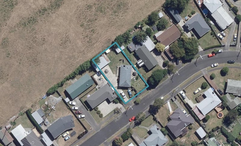 45 Sheridan Street, Silverdale, Hamilton - Carousel 1