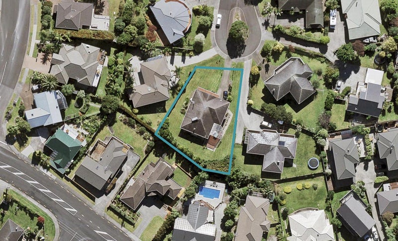 21 Ballini Rise, West Harbour, Auckland - Carousel 1