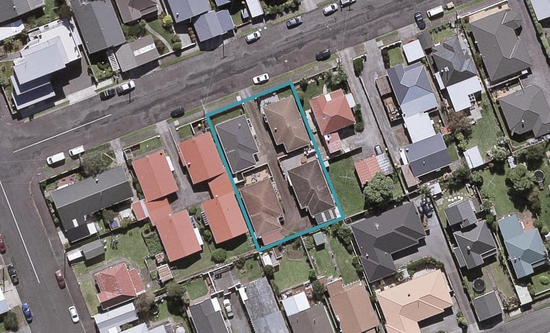 4/10 Karamu Street, Strandon, New Plymouth - Carousel 1