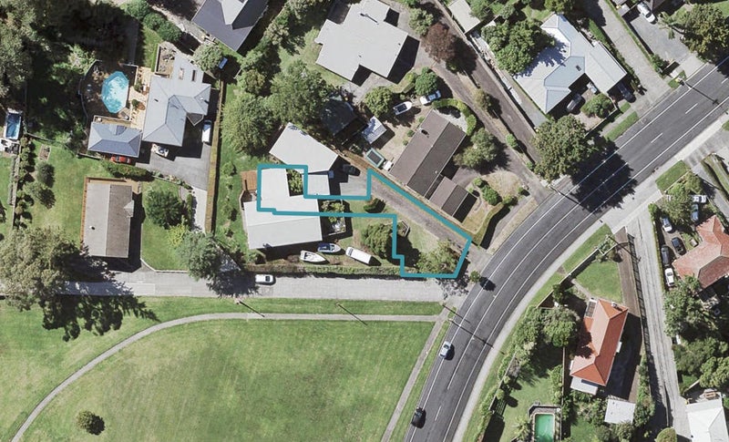 10 HUTCHINSONS RD, Bucklands Beach, Bucklands Beach - Carousel 1