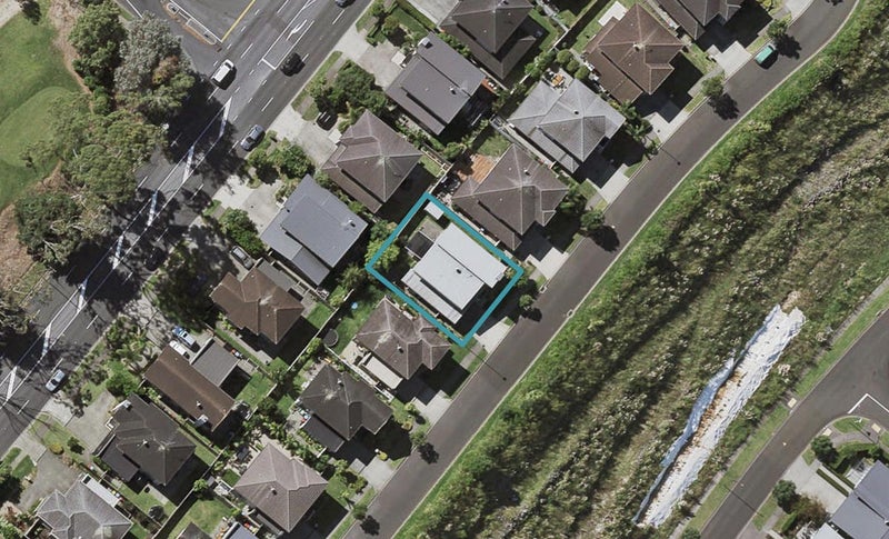 13 Magma Crescent, Stonefields, Auckland - Carousel 1