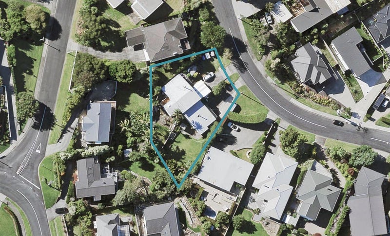 1/17 Montgomery Crescent, Cockle Bay, Auckland - Carousel 1