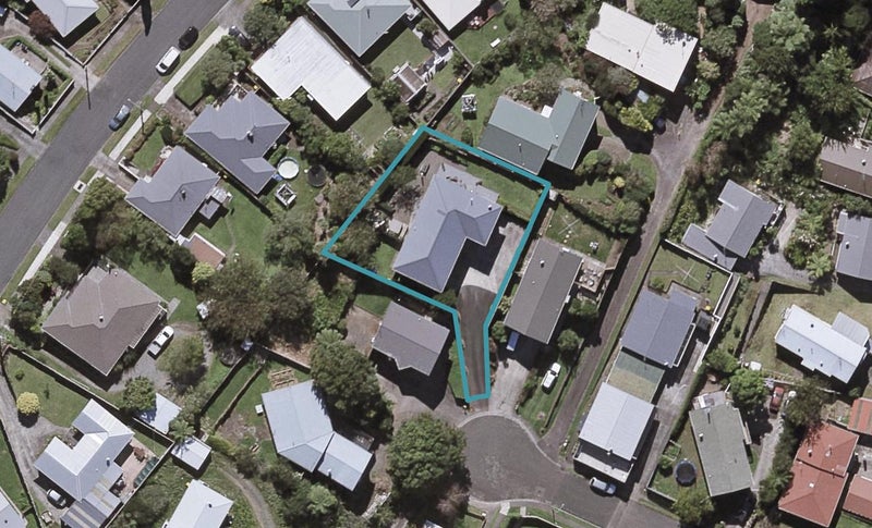 8A Fairview Place, Westown, New Plymouth - Carousel 1