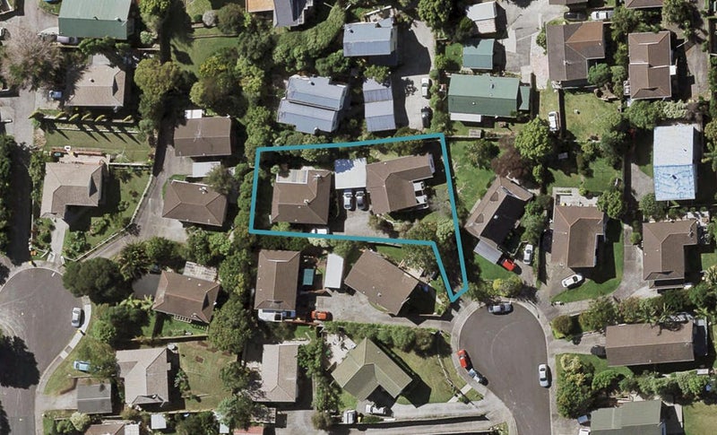 2/22 Leiden Place, Totara Vale, Auckland - Carousel 1
