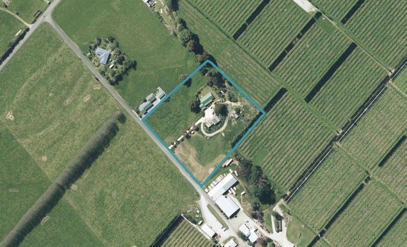 27 Moulder Road, Takaka - Carousel 1