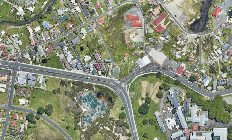 1 Tokoihi Street, Ohinemutu, Rotorua - Carousel 1