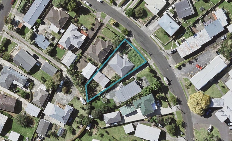 9 Swan Crescent, Pakuranga, Auckland - Carousel 1