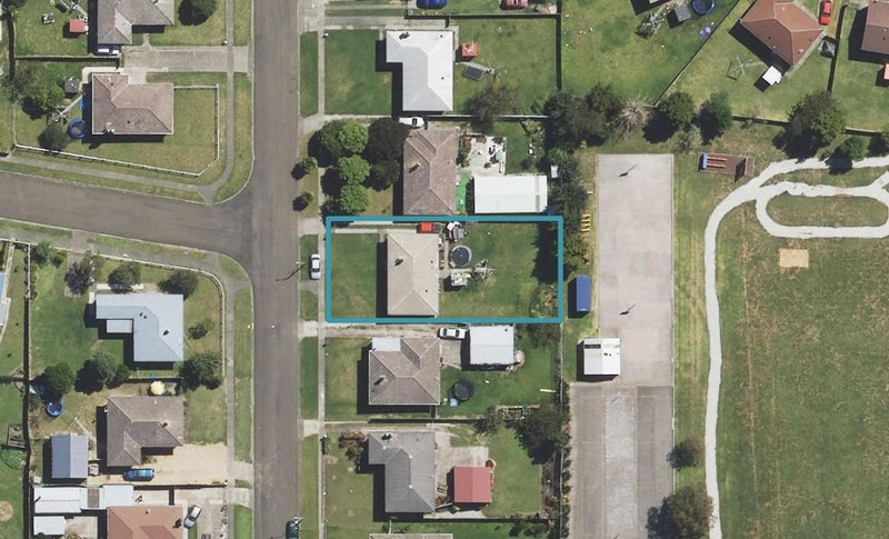 21 Pickering Street, Outer Kaiti, Gisborne - Carousel 1