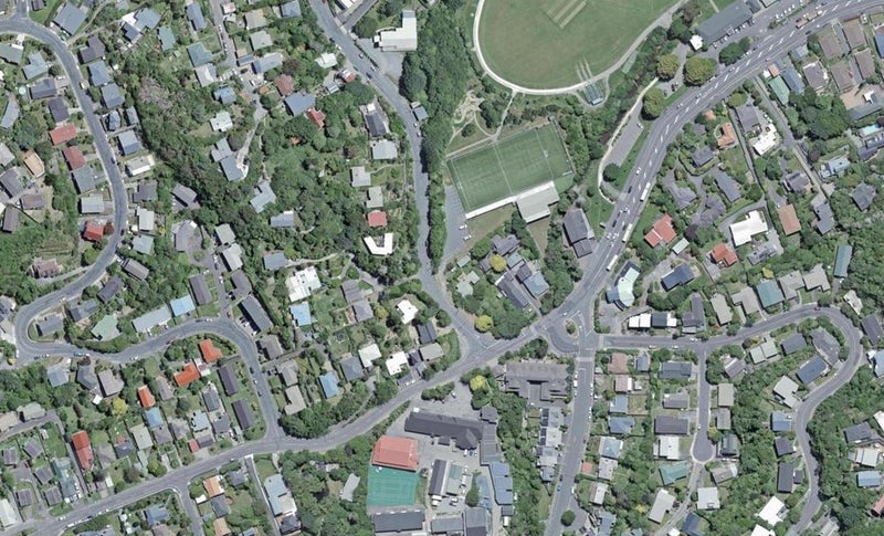 8/6 Makara Road, Karori, Wellington - Carousel 1