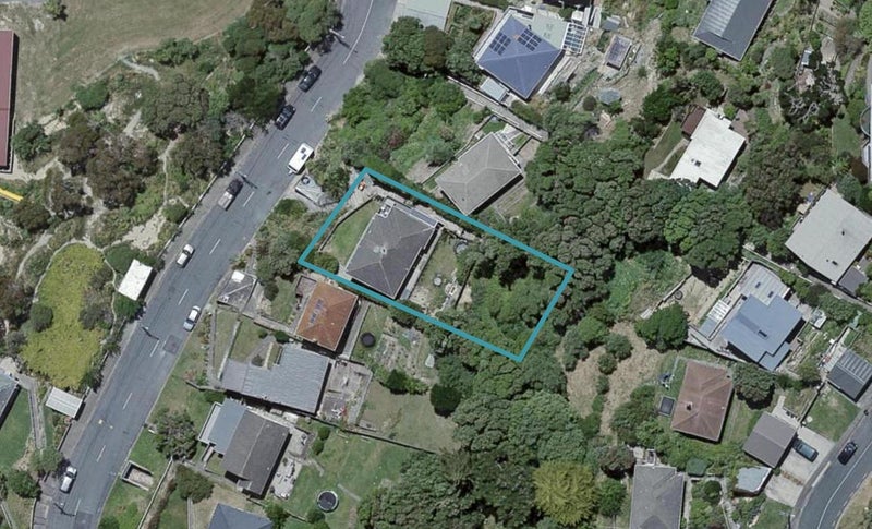 24 Elphinstone Avenue, Strathmore Park, Wellington - Carousel 1