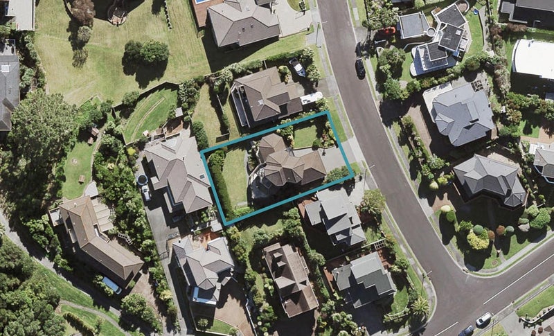 4 Marco Polo Avenue, Lynfield, Auckland - Carousel 1
