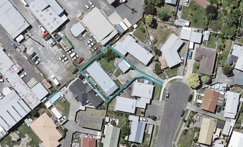 16 Townshend Crescent, Greenmeadows, Napier - Carousel 1