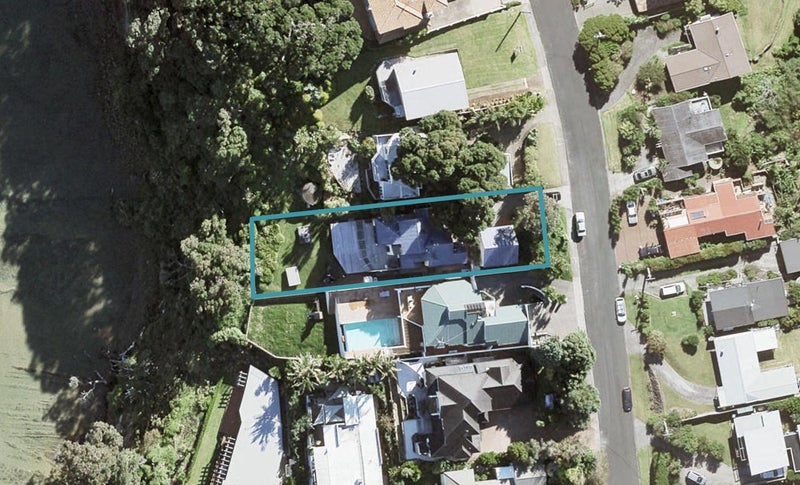 30 Ardern Avenue, Stanmore Bay, Whangaparaoa - Carousel 1