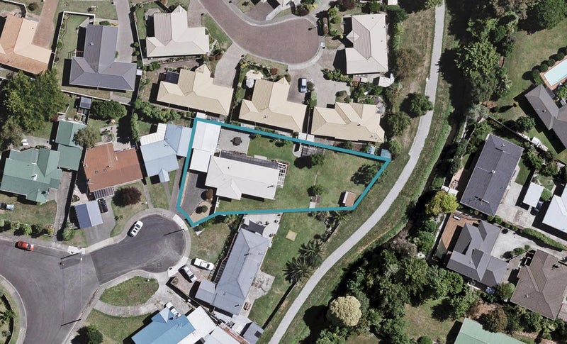 22 Warwick Crescent, Taradale, Napier - Carousel 1