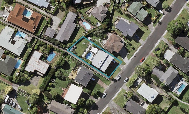42 Meadowvale Avenue, Forrest Hill, Auckland - Carousel 1