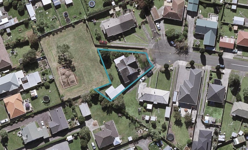 13 Clovelly Street, Brooklands, New Plymouth - Carousel 1