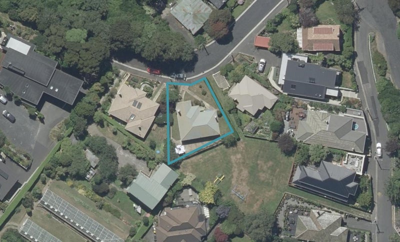 99 Braeview Crescent, Maori Hill, Dunedin - Carousel 1
