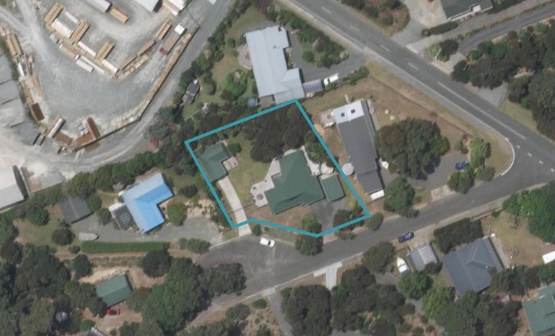 4 Pohutukawa Place, Mangawhai Heads, Mangawhai - Carousel 1