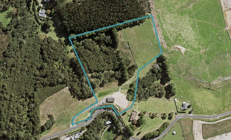 17 Crows Road, Swanson, Auckland - Carousel 1