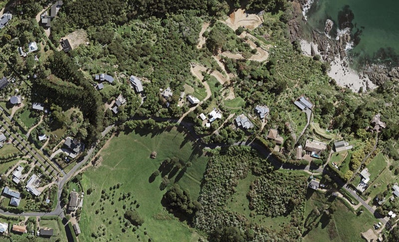 320 Sea View Road, Ostend, Waiheke Island - Carousel 1
