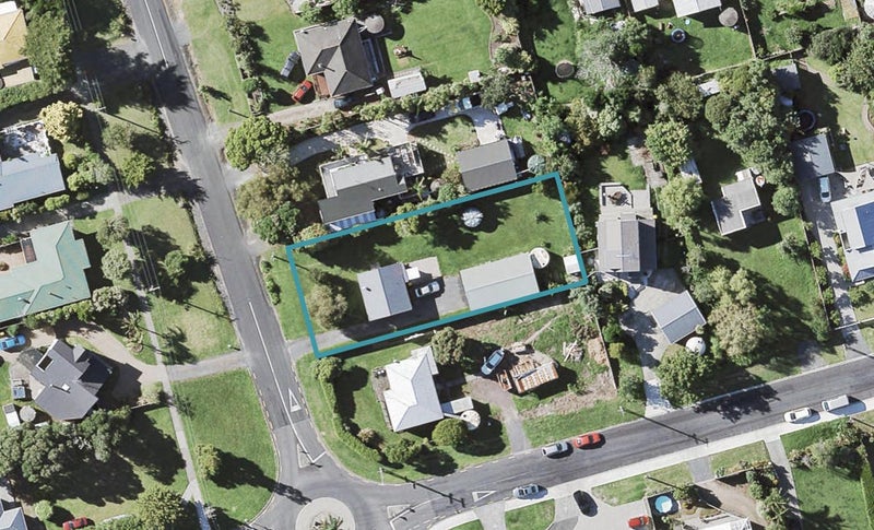 69 Shelly Bay Road, Beachlands, Auckland - Carousel 1