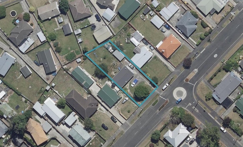 16 Pine Avenue, Bader, Hamilton - Carousel 1