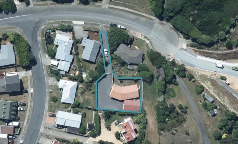 26 Adventure Drive, Whitby, Porirua - Carousel 1