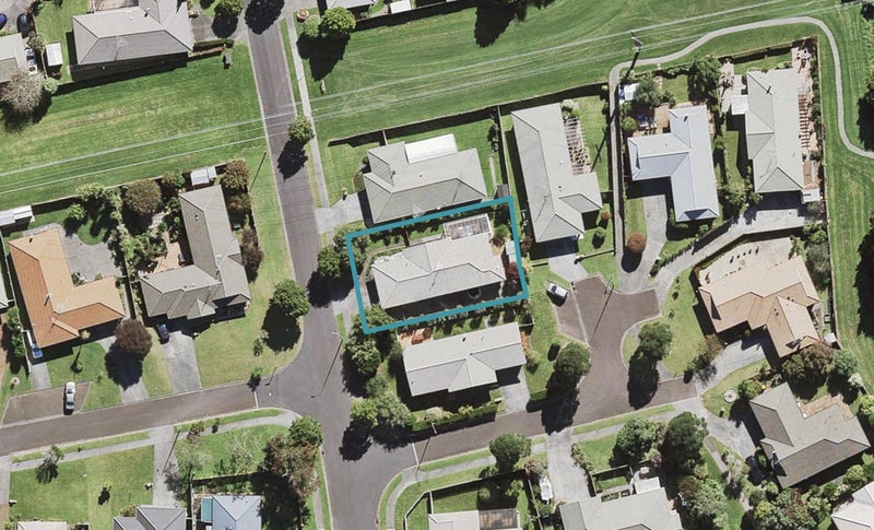 7 Vanderbilt Parade, Albany, Auckland - Carousel 1