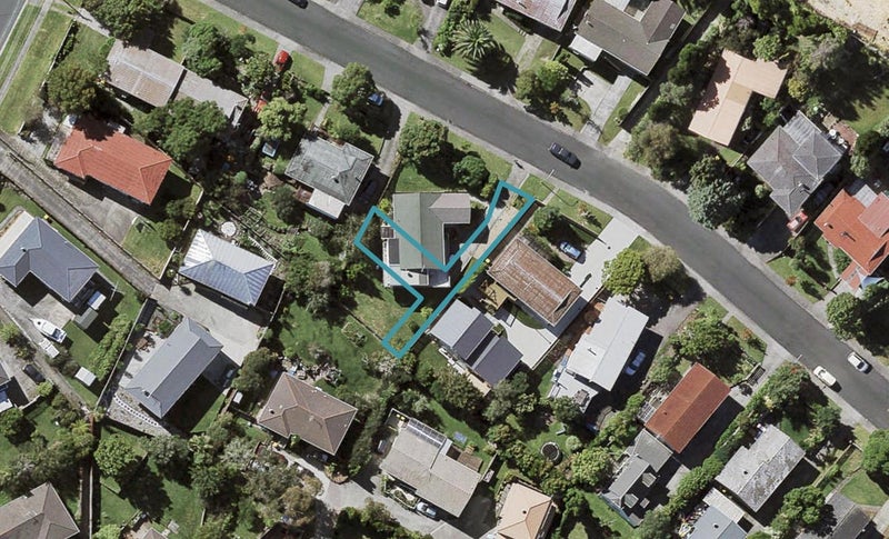 5C Lavery Place, Sunnynook, Auckland - Carousel 1
