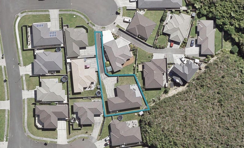 8 Beaufort Close, Kingsley Heights, Upper Hutt - Carousel 1