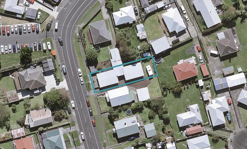 2/137A Ngamotu Road, Spotswood, New Plymouth - Carousel 1
