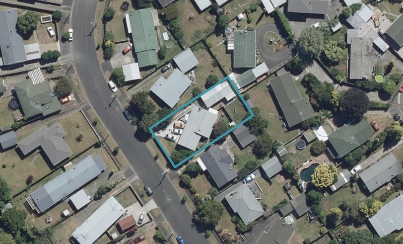 60 Fitzroy Avenue, Fitzroy, Hamilton - Carousel 1