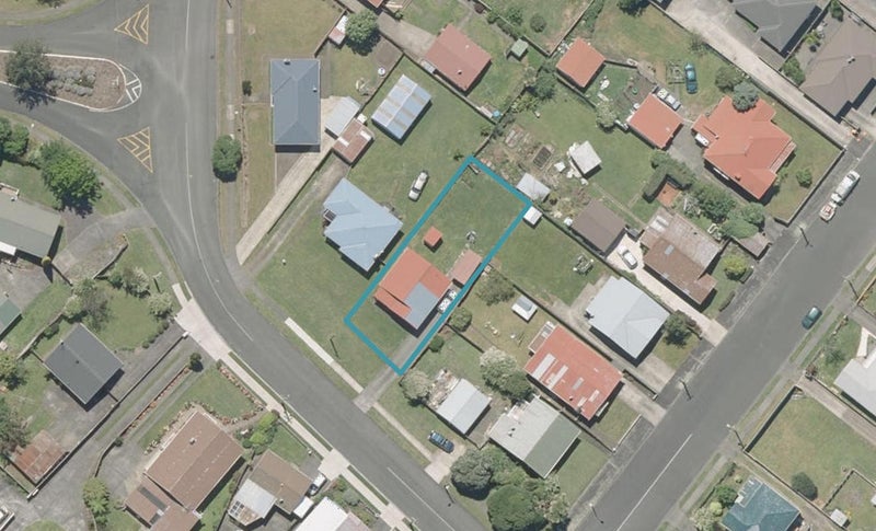 8 Terrace Street, Aramoho, Whanganui - Carousel 1