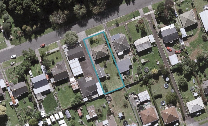 12 Kaimata Street, Brooklands, New Plymouth - Carousel 1