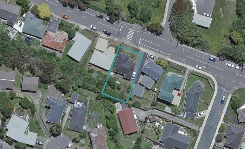 58 Beazley Avenue, Paparangi, Wellington - Carousel 1