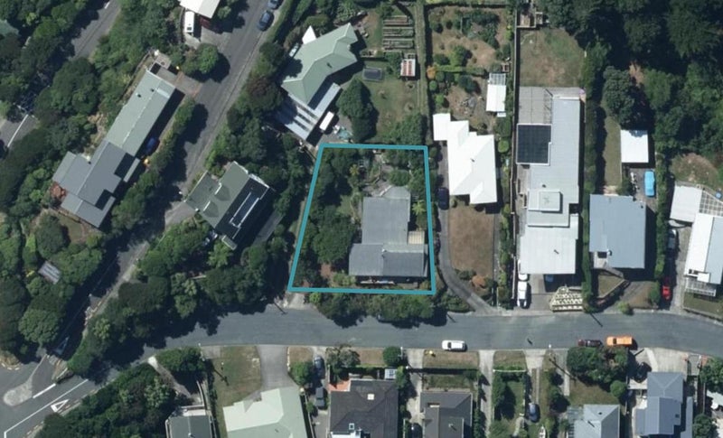 7 Corlett Road, Plimmerton, Porirua - Carousel 1