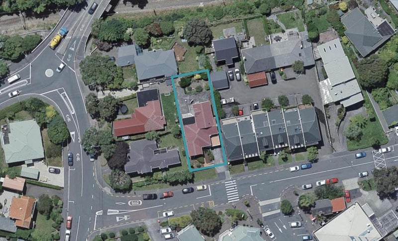 42 Agra Crescent, Khandallah, Wellington - Carousel 1