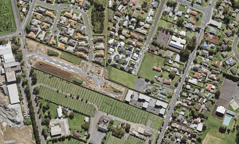11/32 Tapuwae Way, Māngere Bridge, Auckland - Carousel 1