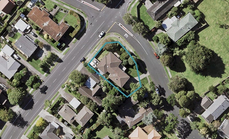 2/60 Prince Regent Drive, Half Moon Bay, Manukau - Carousel 1