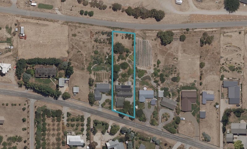 18 Hall Road, Bannockburn, Cromwell - Carousel 1