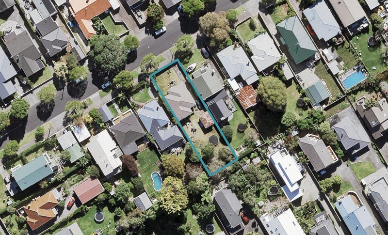 15 Seacombe Road, Point Chevalier, Auckland - Carousel 1