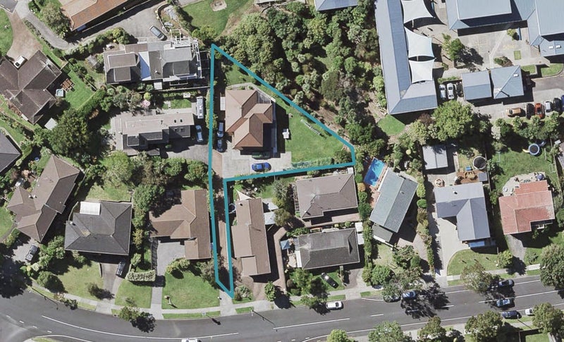 49 Mirrabooka Avenue, Botany Downs, Auckland - Carousel 1