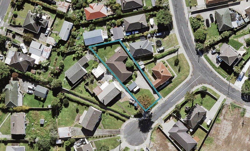 9A Hill Crescent, New Lynn, Auckland - Carousel 1