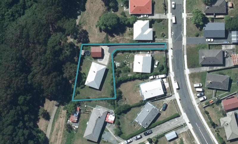 13 Pukaki Grove, Waitangirua, Porirua - Carousel 1