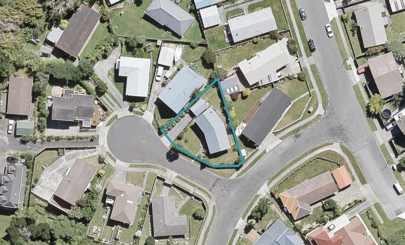 11 Bluff Close, Kelson, Lower Hutt - Carousel 1