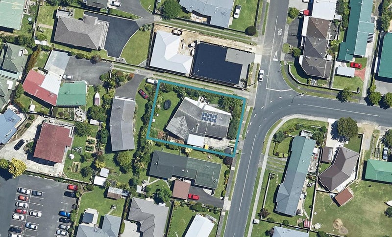 33 Cherrywood Drive, Otumoetai, Tauranga - Carousel 1