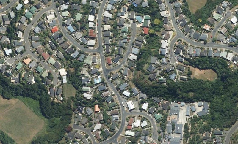 2 Findhorn Place, Papakowhai, Porirua - Carousel 1