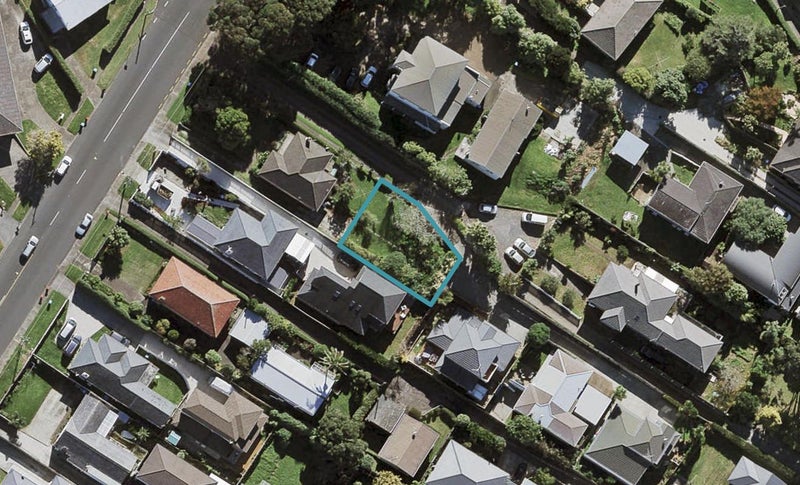 28C Hayr Road, Three Kings, Auckland - Carousel 1